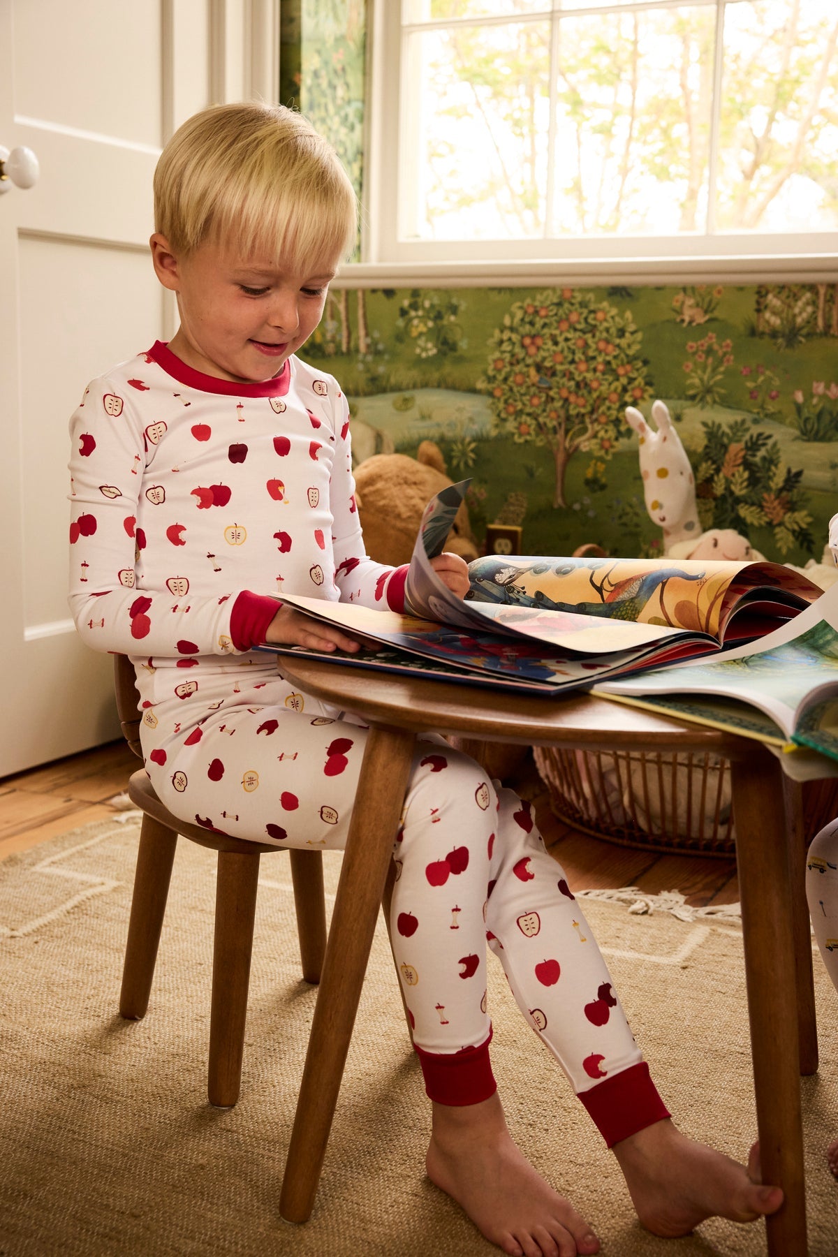 Kids Long-Long Set in Apple Orchard